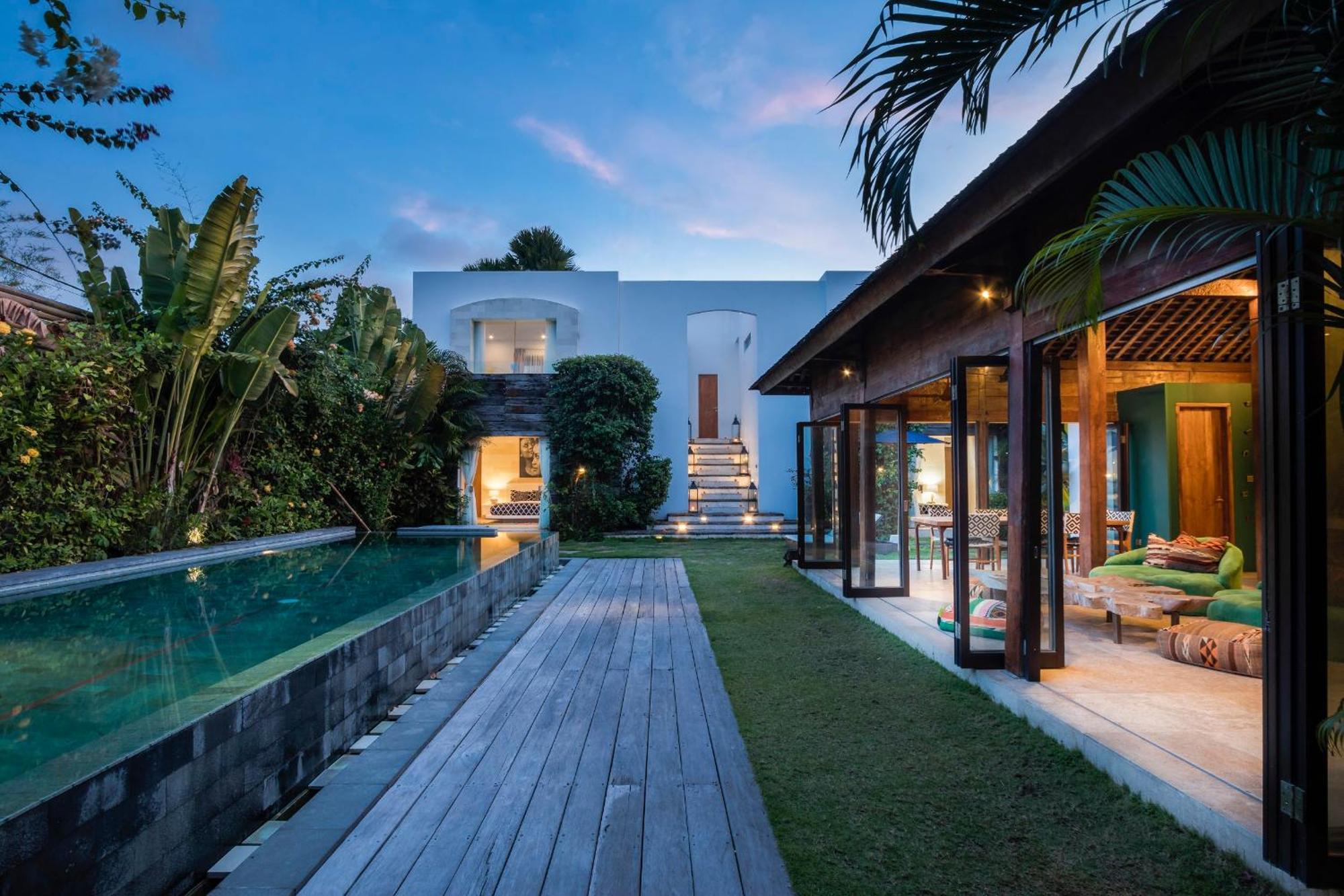 Elegant Villa Casabianca - Tropical Pool & Garden, Near Potato Head Beach Club! เซมินยัค ภายนอก รูปภาพ