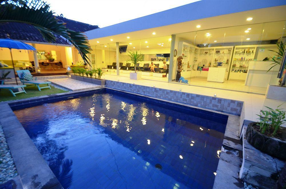 Elegant Villa Casabianca - Tropical Pool & Garden, Near Potato Head Beach Club! เซมินยัค ภายนอก รูปภาพ