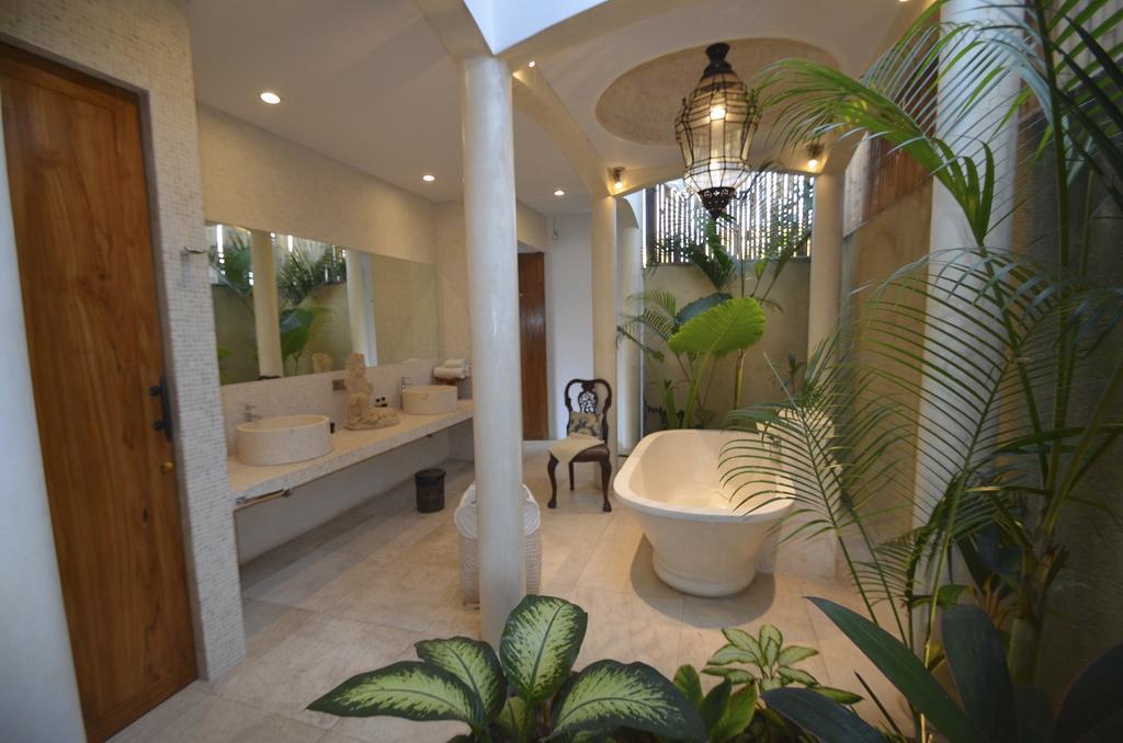 Elegant Villa Casabianca - Tropical Pool & Garden, Near Potato Head Beach Club! เซมินยัค ห้อง รูปภาพ