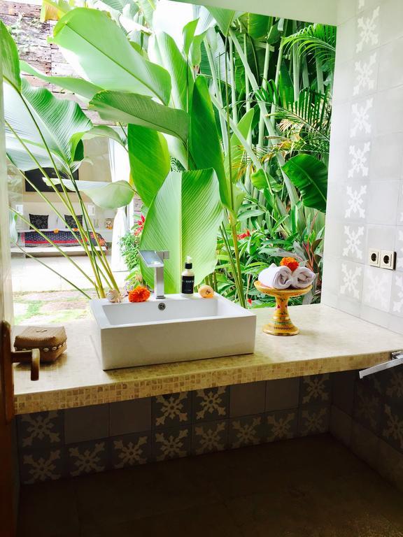 Elegant Villa Casabianca - Tropical Pool & Garden, Near Potato Head Beach Club! เซมินยัค ภายนอก รูปภาพ
