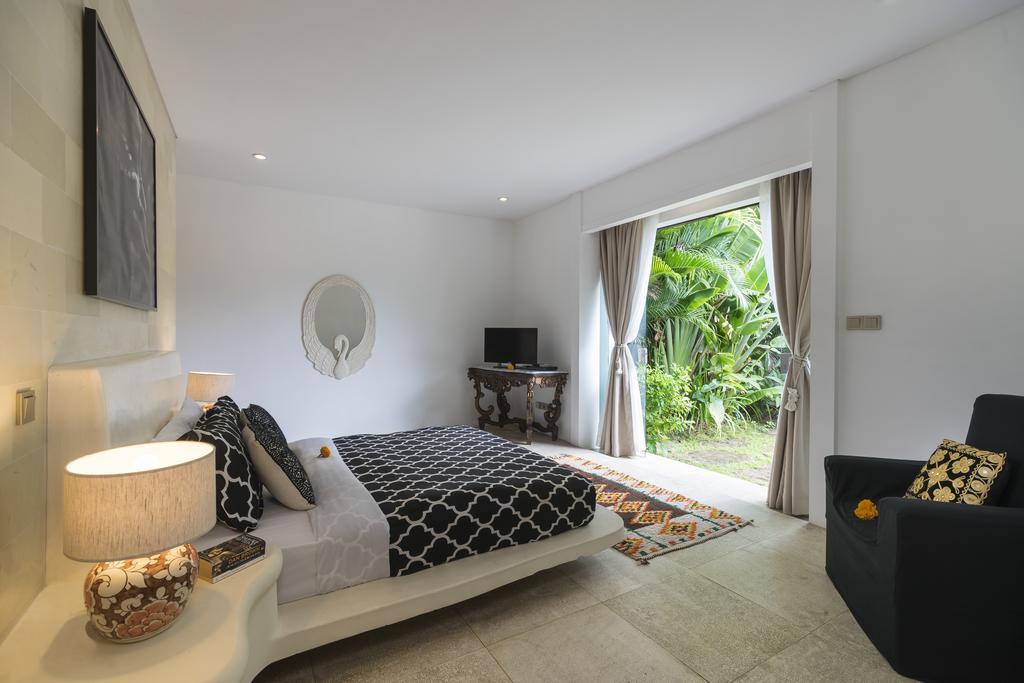 Elegant Villa Casabianca - Tropical Pool & Garden, Near Potato Head Beach Club! เซมินยัค ภายนอก รูปภาพ