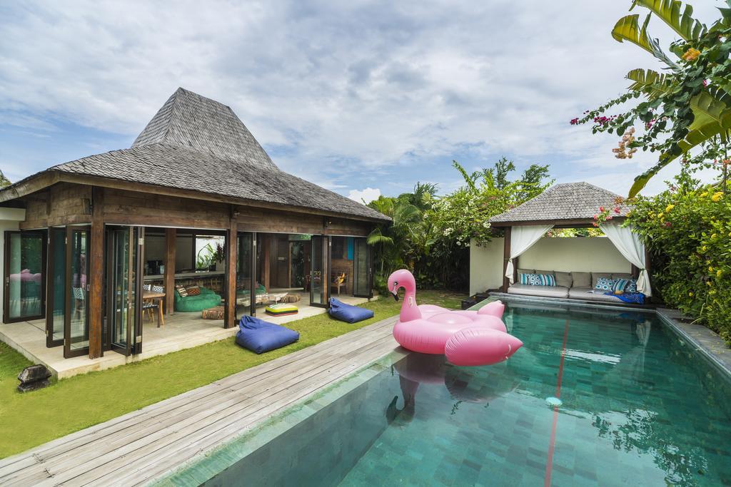 Elegant Villa Casabianca - Tropical Pool & Garden, Near Potato Head Beach Club! เซมินยัค ภายนอก รูปภาพ
